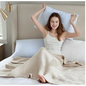 NWT  Cooling Bed Pillow, Shredded Memory Foam King